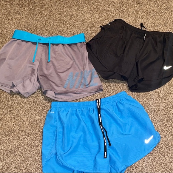 Nike Pants - 💓 NIKE SHORTS BUNDLE SIZE S 💗